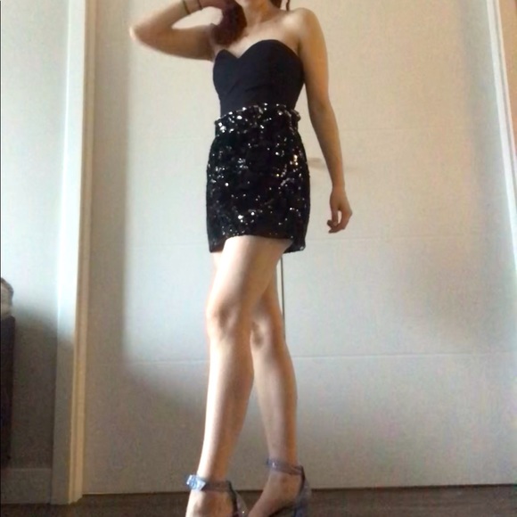 Sequin & Velvet Black Zara Mini Skirt - Picture 1 of 7